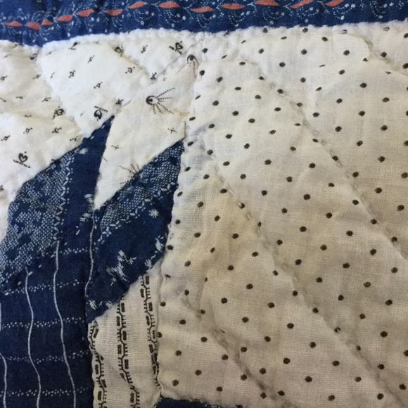 Vintage Quilt // Twin Bed Size - Picture 4 of 7